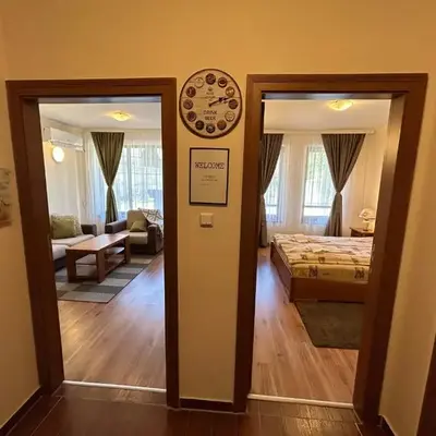 Charming apartmnet near Gondola and Bar street