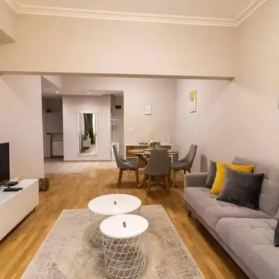 Spacious Aristocratic Apt. with a Colourful View
