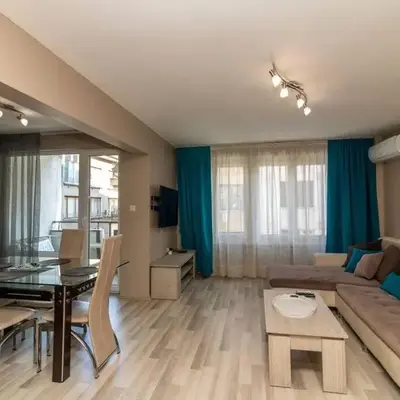 Niko's 2 Bedroom Central Apartment